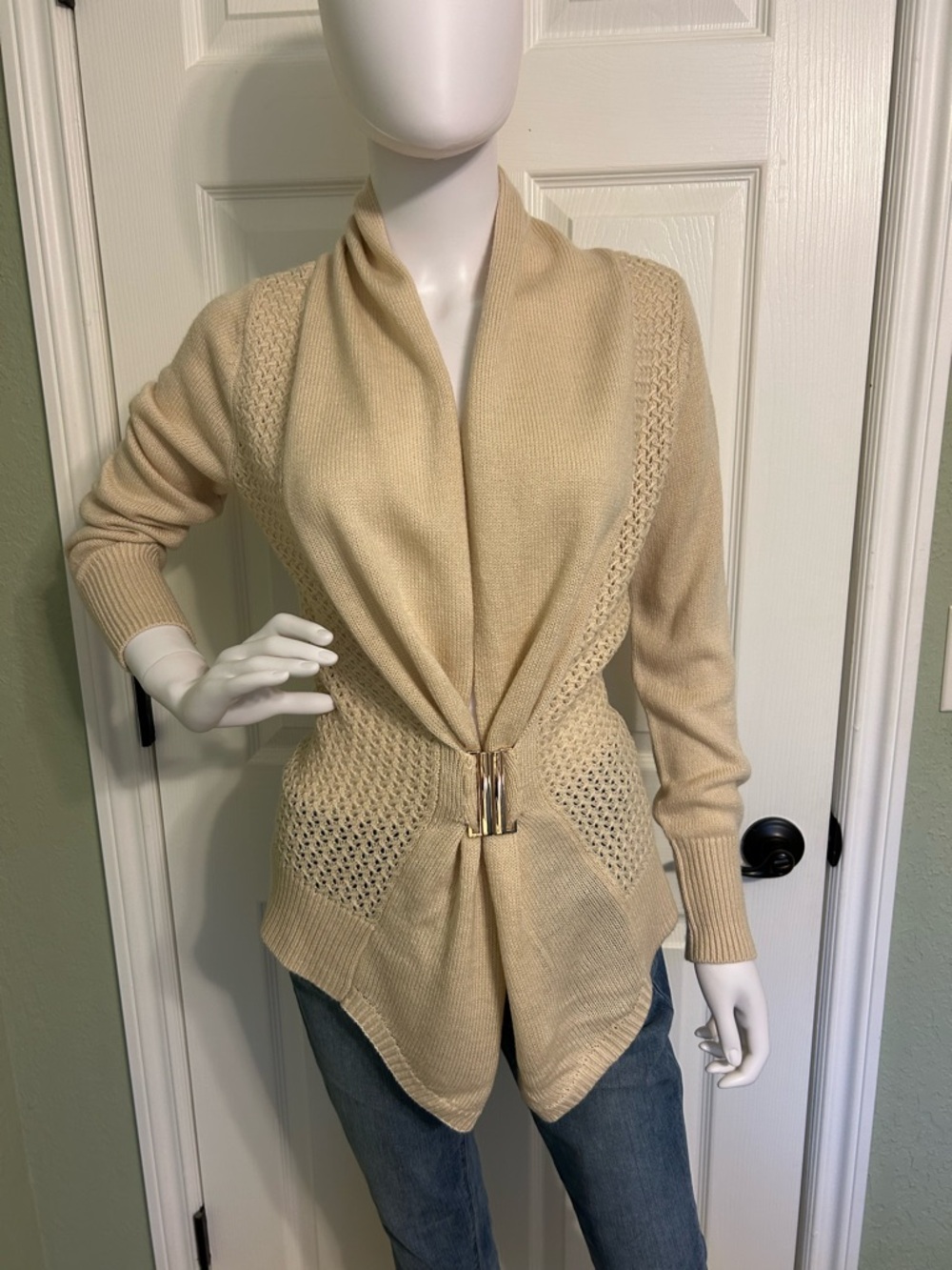 VENUS Cream Open-Front Knit Cardigan with Decorative Front Clasp